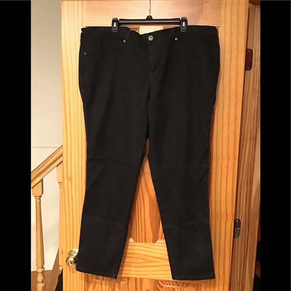 BONGO PLUS BLACK SLIM STRAIGHT JEANS MID RISE SZ 22W